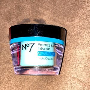 No 7 Protect & Perfect Intense advanced night cream